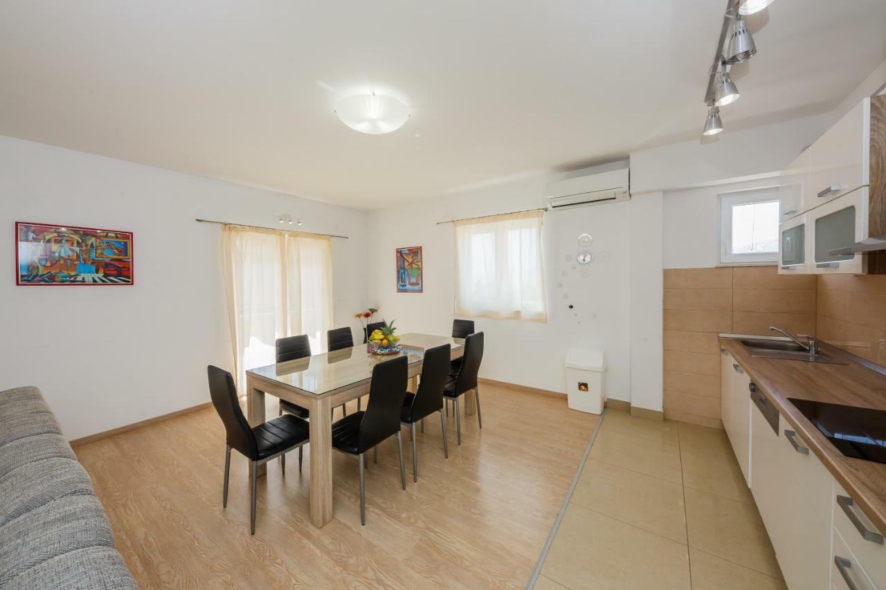 Apartments Selak Split Buitenkant foto