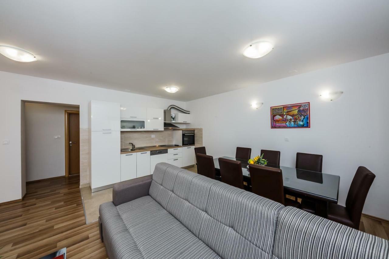 Apartments Selak Split Buitenkant foto
